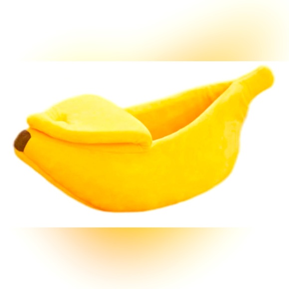 Small Cat or Dog Fluffy Soft Warm Banana Shape bed - Picture 1 of 3